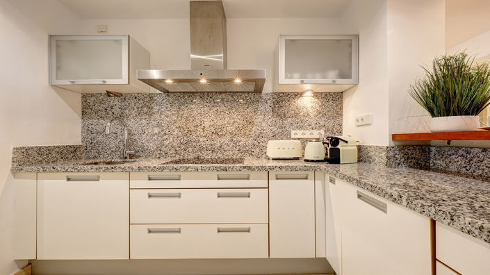 Image No.20-2 Bed Property for sale