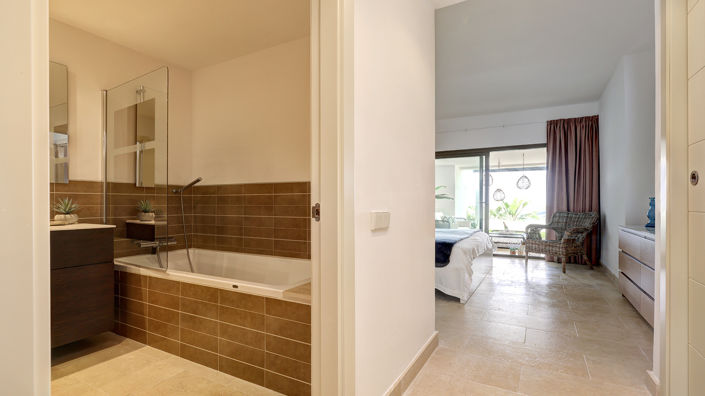 Image No.28-2 Bed Property for sale