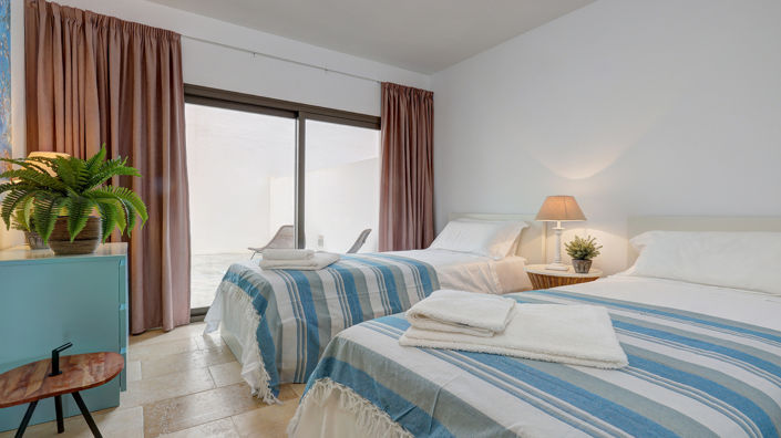 Image No.27-2 Bed Property for sale