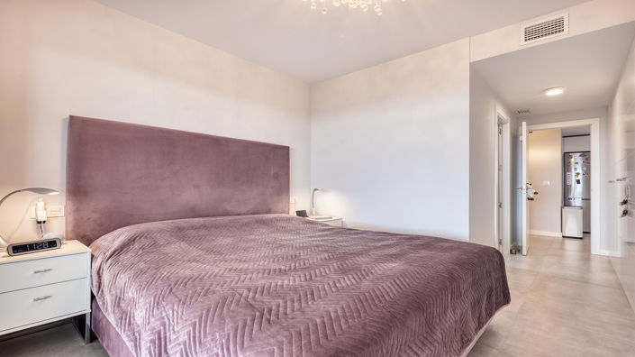 Image No.13-3 Bed Property for sale