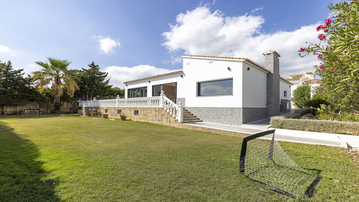 Image No.11-4 Bed Bungalow for sale