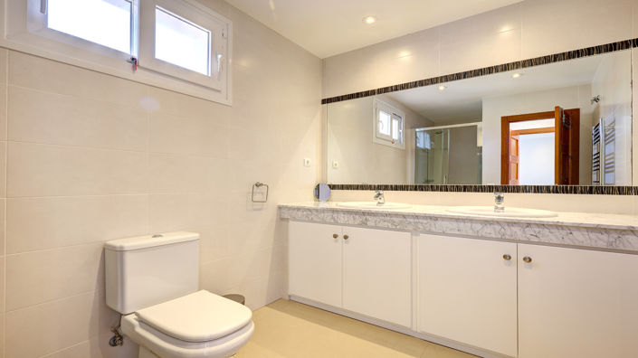 Image No.24-4 Bed Villa for sale