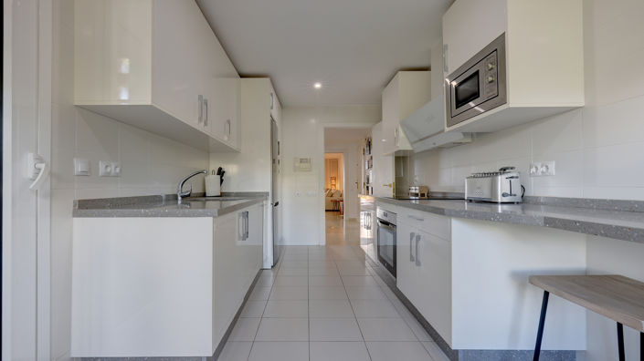 Image No.12-3 Bed Property for sale