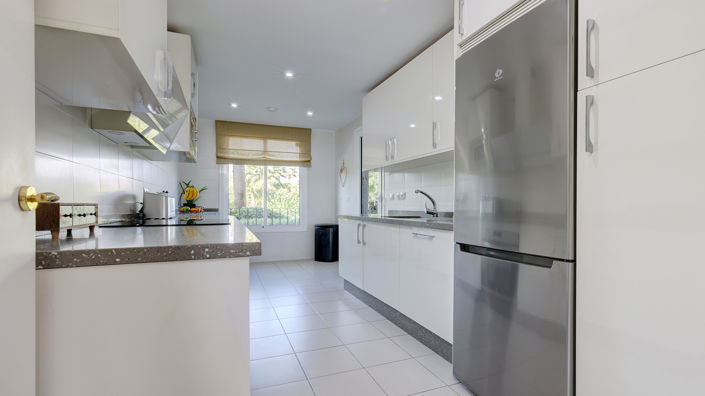 Image No.18-3 Bed Property for sale