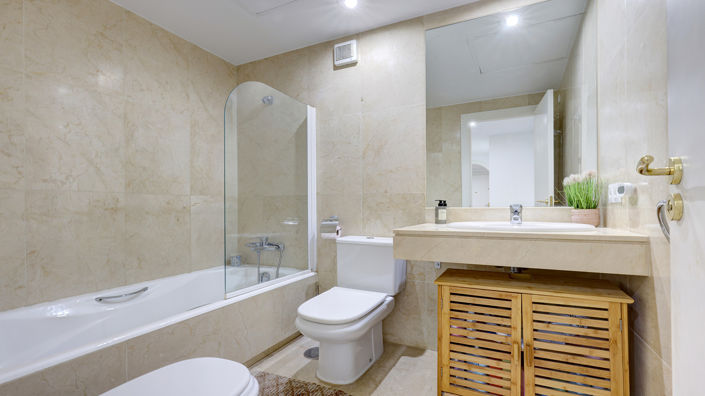 Image No.30-3 Bed Property for sale