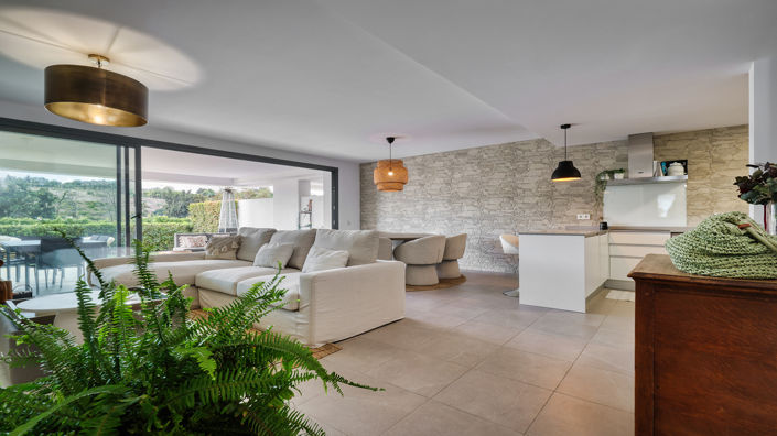 Image No.17-3 Bed Property for sale