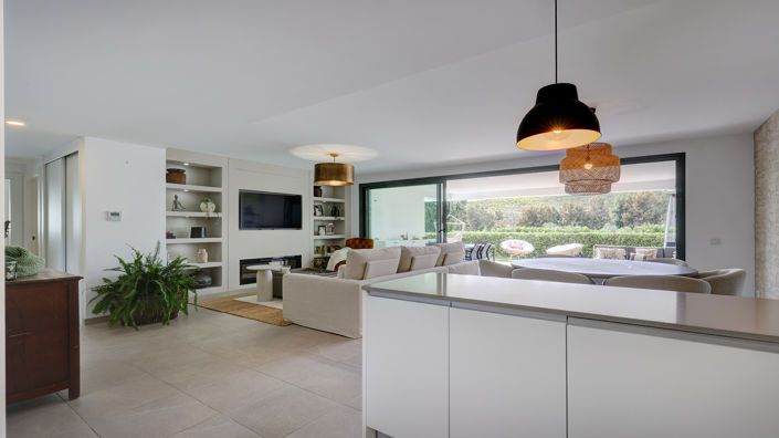 Image No.19-3 Bed Property for sale