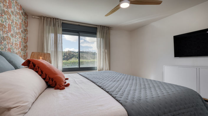 Image No.28-3 Bed Property for sale