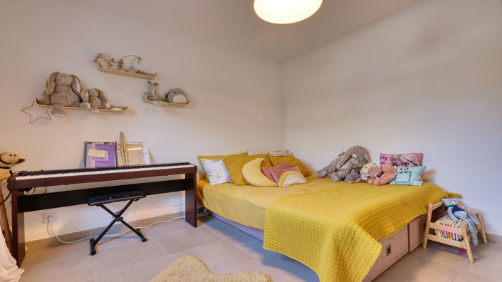 Image No.30-3 Bed Property for sale