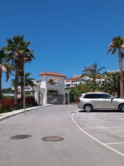 Image No.48-3 Bed Property for sale