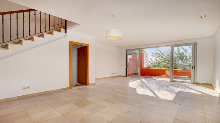 Image No.10-2 Bed Townhouse for sale