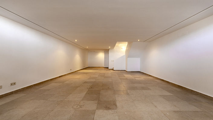 Image No.16-2 Bed Townhouse for sale