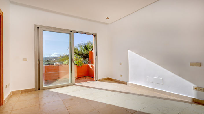 Image No.19-2 Bed Townhouse for sale