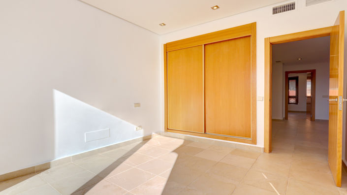 Image No.20-2 Bed Townhouse for sale