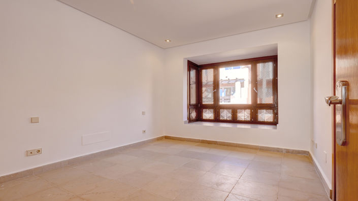 Image No.22-2 Bed Townhouse for sale