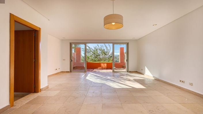 Image No.23-2 Bed Townhouse for sale