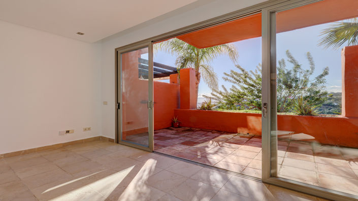 Image No.8-2 Bed Townhouse for sale