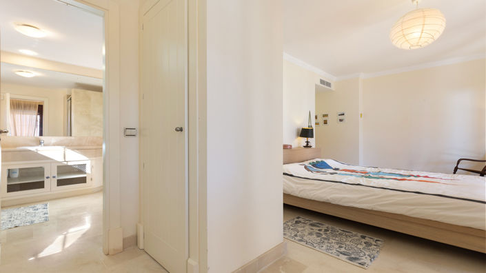 Image No.16-3 Bed Property for sale