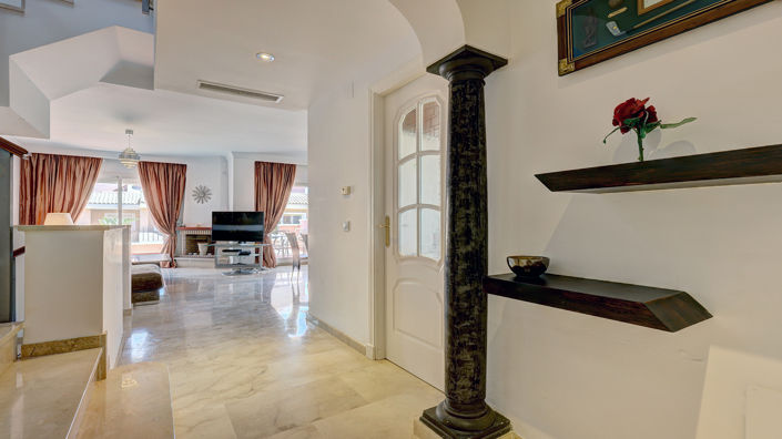 Image No.22-4 Bed Townhouse for sale