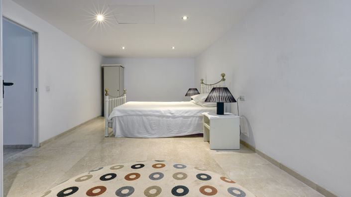 Image No.23-4 Bed Townhouse for sale