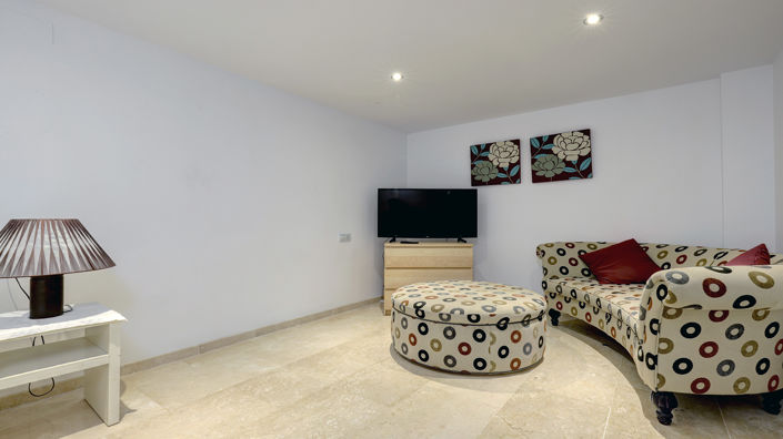 Image No.24-4 Bed Townhouse for sale