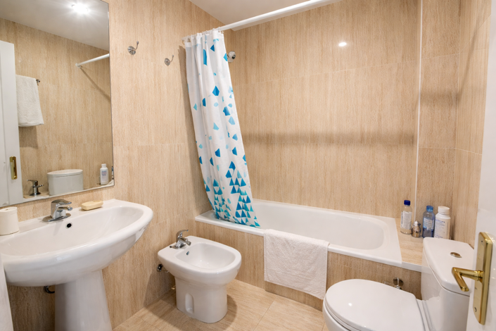 Image No.14-4 Bed Townhouse for sale