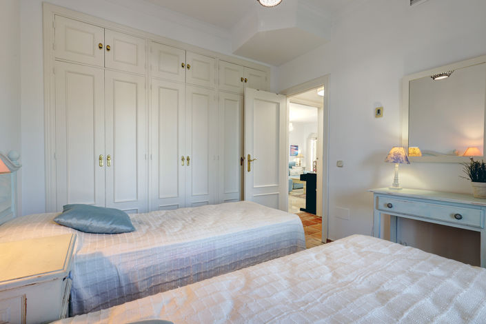 Image No.21-3 Bed Property for sale
