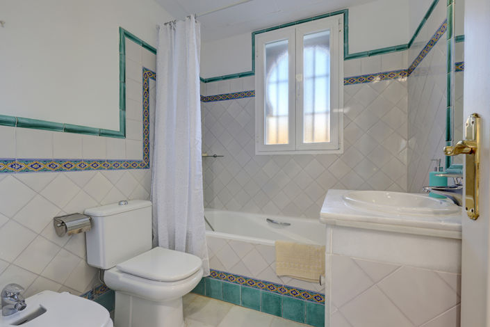 Image No.22-3 Bed Property for sale