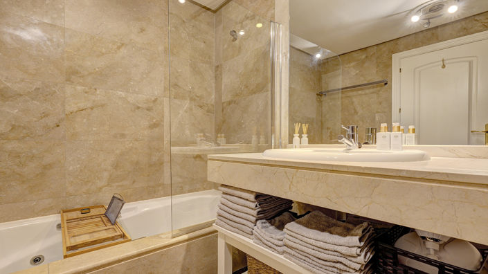 Image No.14-2 Bed Property for sale