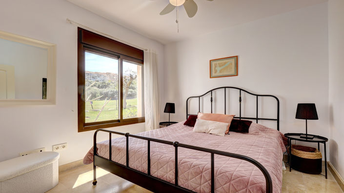 Image No.16-2 Bed Property for sale