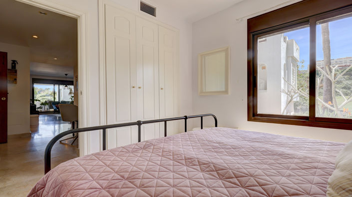 Image No.17-2 Bed Property for sale
