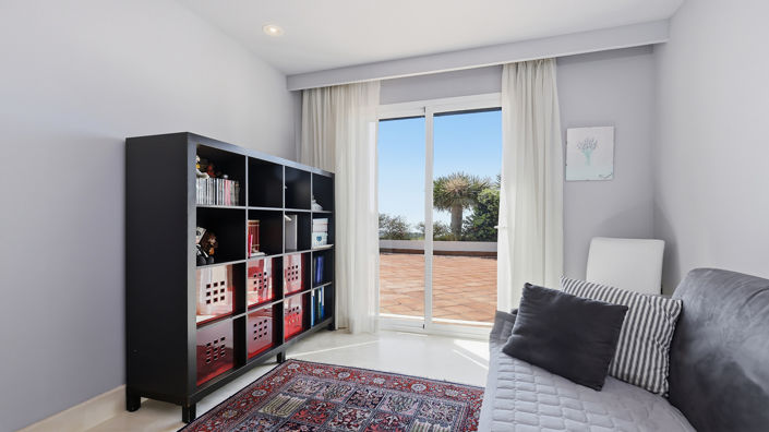 Image No.14-3 Bed Apartment for sale