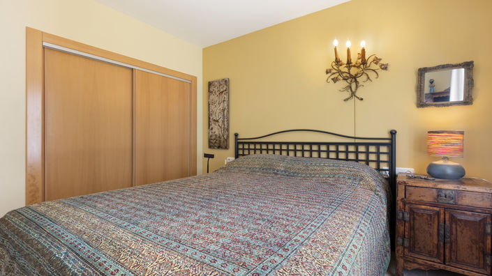 Image No.18-2 Bed Property for sale