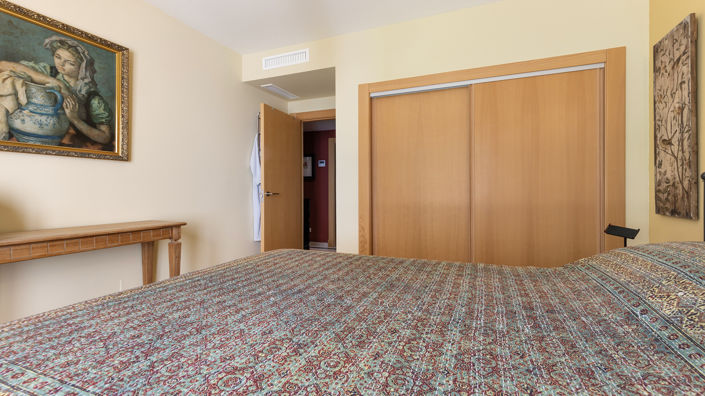 Image No.20-2 Bed Property for sale