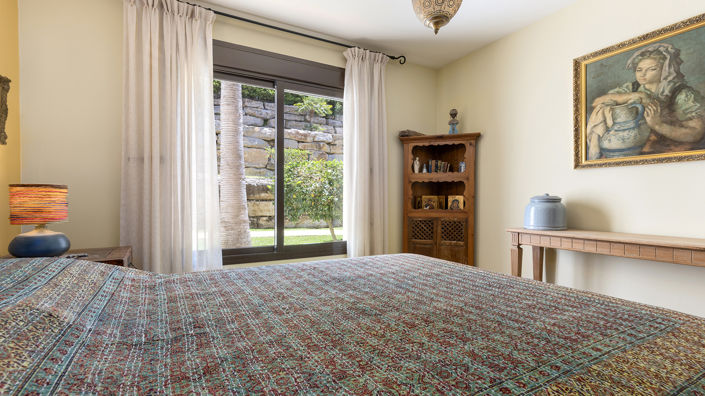 Image No.21-2 Bed Property for sale
