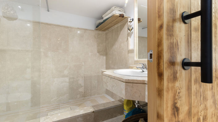 Image No.26-2 Bed Property for sale