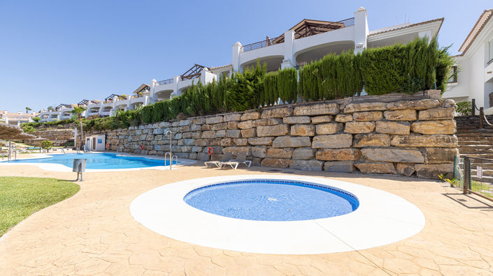 Image No.36-2 Bed Property for sale