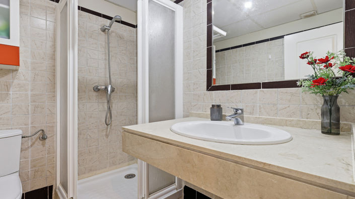 Image No.21-2 Bed Apartment for sale
