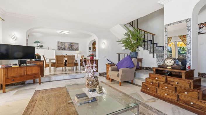 Image No.3-4 Bed House for sale