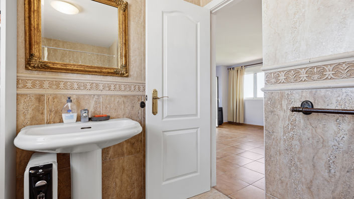 Image No.33-4 Bed House for sale