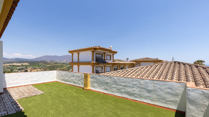 Image No.35-4 Bed House for sale