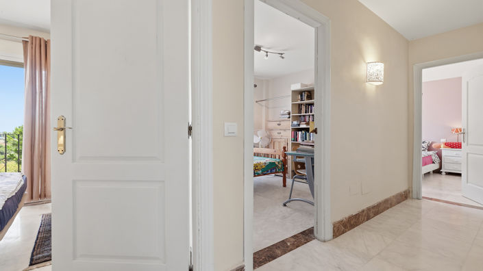 Image No.44-4 Bed House for sale