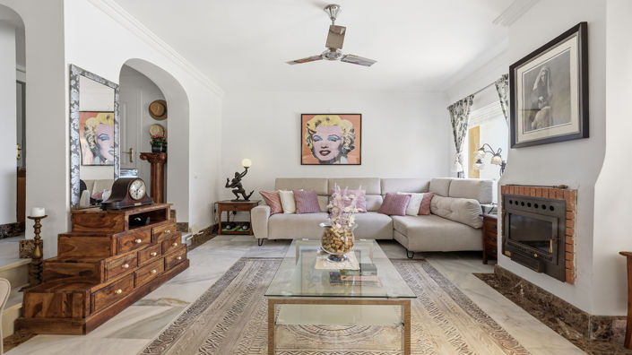 Image No.8-4 Bed House for sale