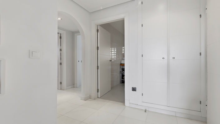 Image No.20-2 Bed Property for sale