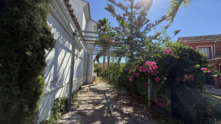 Image No.3-3 Bed Villa for sale