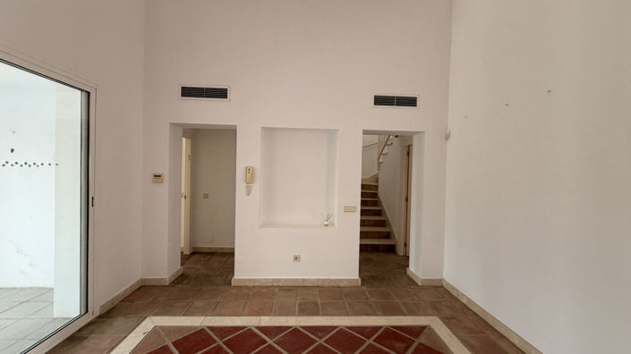 Image No.33-3 Bed Villa for sale