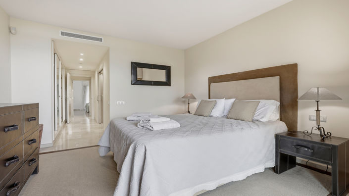 Image No.26-3 Bed Property for sale