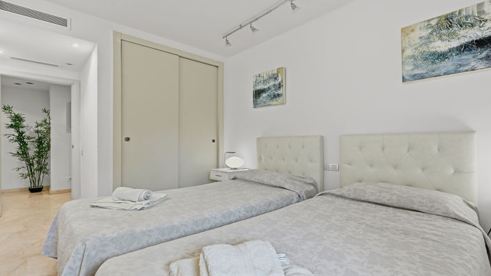 Image No.32-3 Bed Property for sale