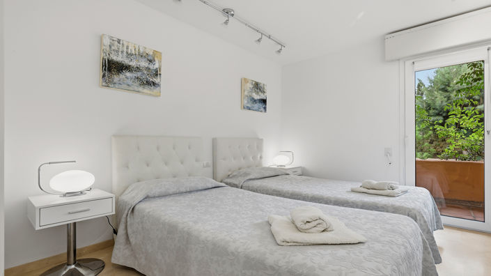 Image No.33-3 Bed Property for sale