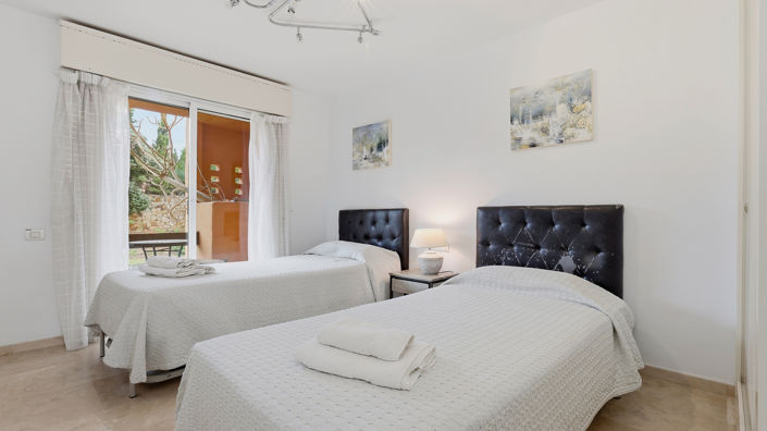 Image No.37-3 Bed Property for sale